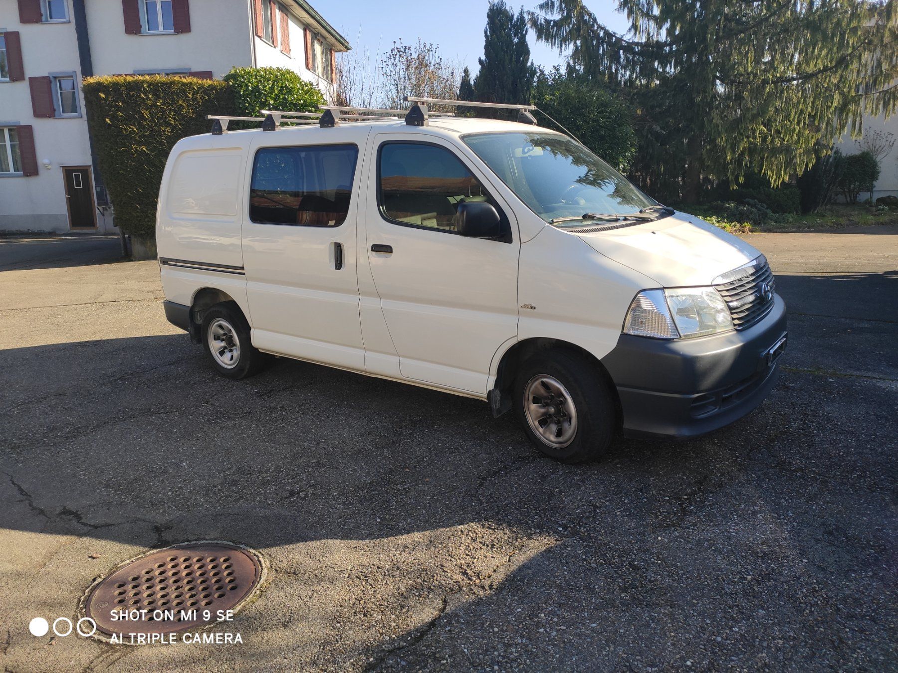 Toyota Veicoli commerciali: Toyota Hiace 2.5 D-4D Wird frisch geprüft. – Usato da Jona venduto da learco65 1