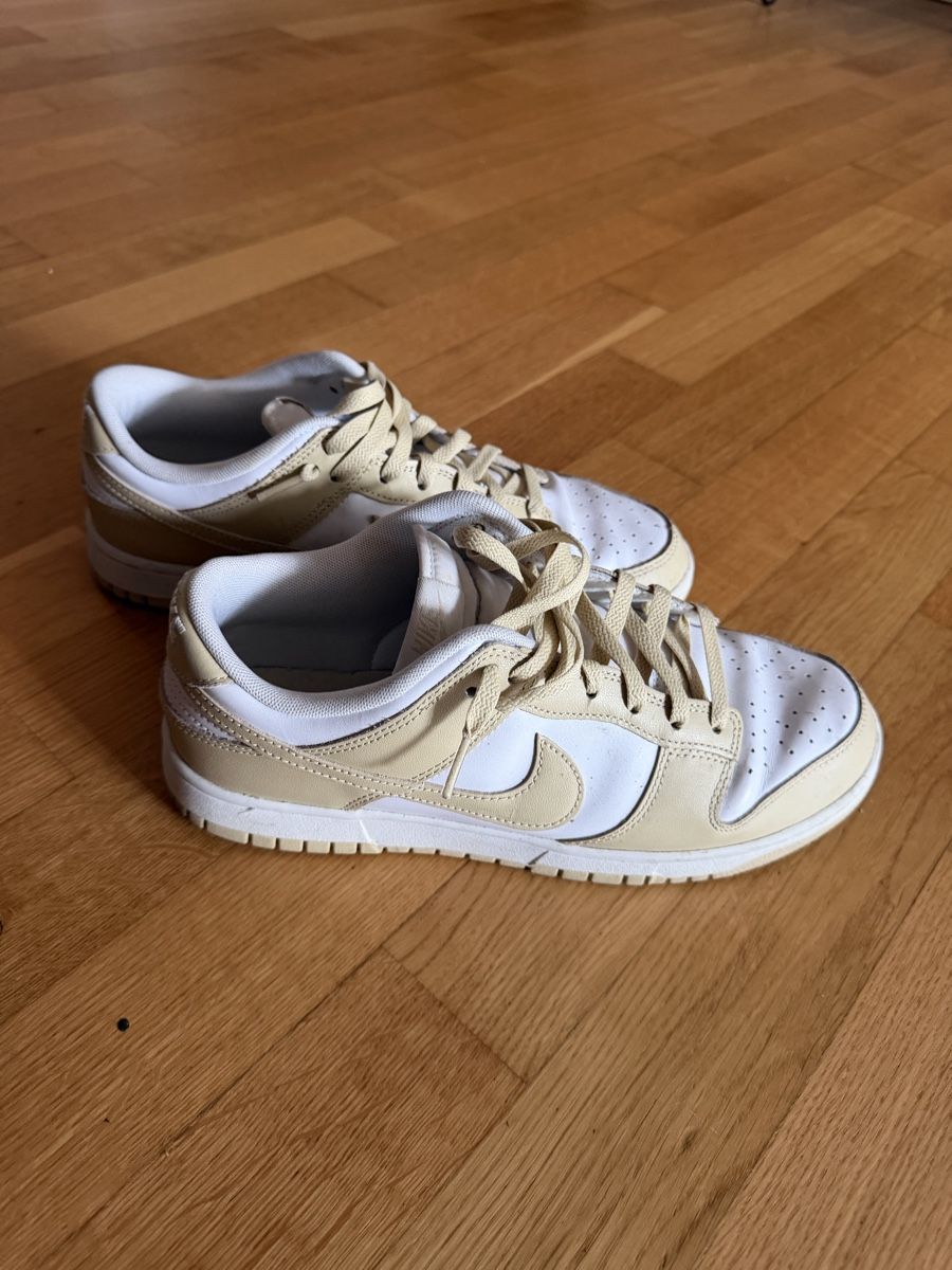 Nike Herrenschuhe: Nike Dunk Beige – Gebraucht aus Rorschach von Mazzriki