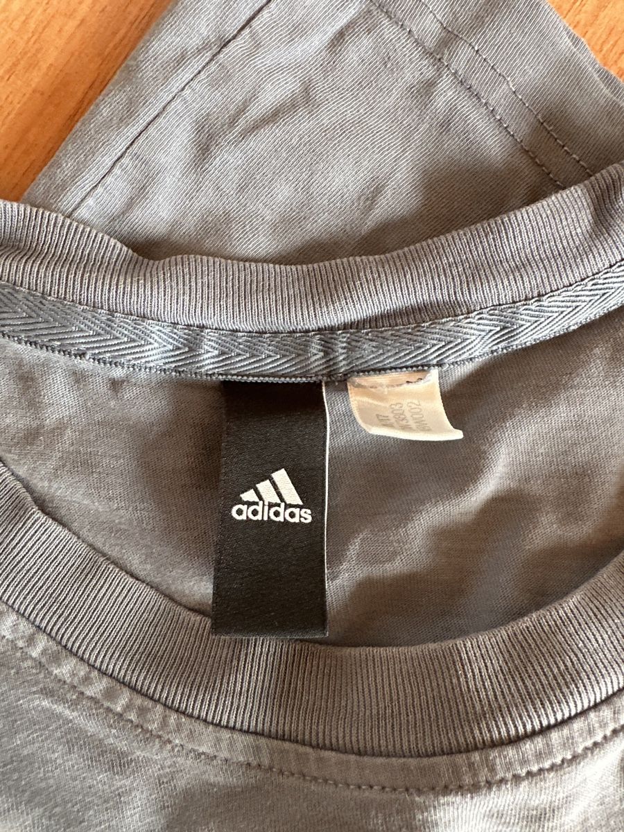 T-Shirts: Adidas T-Shirt, Grau, einf. Brustweite 48 cm  – Gebraucht aus St. Gallen von mai_gd7k 4