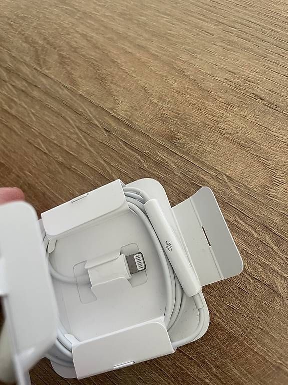 Cuffie: NEU Original Apple Kopfhörer kabelgebunden – Usato da Hitzkirch venduto da DM_7 1