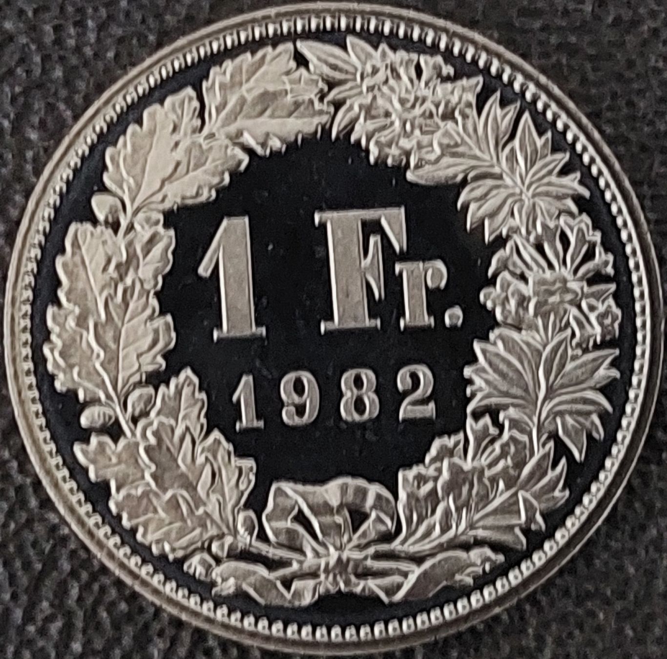 Tutti le monete: 1 Franken 1982 stgl. / aus Münzsatz – Nuovo (secondo la descrizione) da Arch venduto da coinsandmore