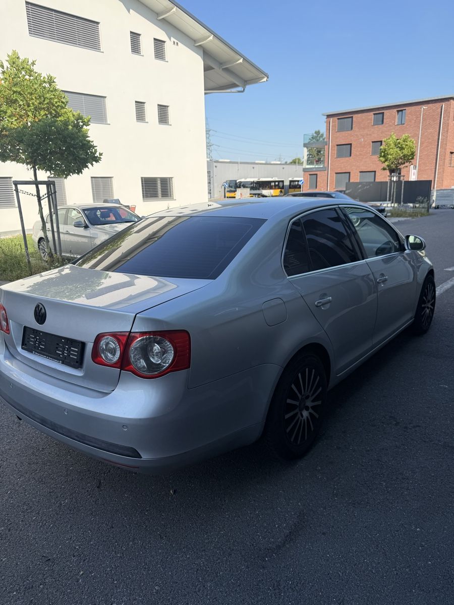 VW Automobili: Vw Jetta 2.0 TFSi – Usato da Uznach venduto da gar_sj6y 5