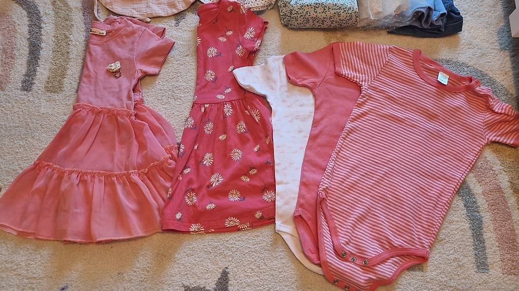 Lotti & Set di vestiti: Kleider paket Mädchen 86 92 98 – Usato da Münchenstein venduto da vik_6btb 3