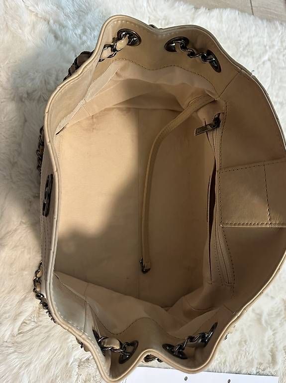 Taschen für Damen: Chanel V Stitch – Gebraucht aus Boningen von charming_ 1