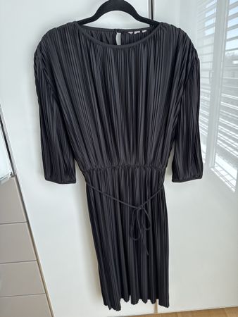 Elegantes schwarzes Plissee Kleid Gr. 38 👗 neuwertig