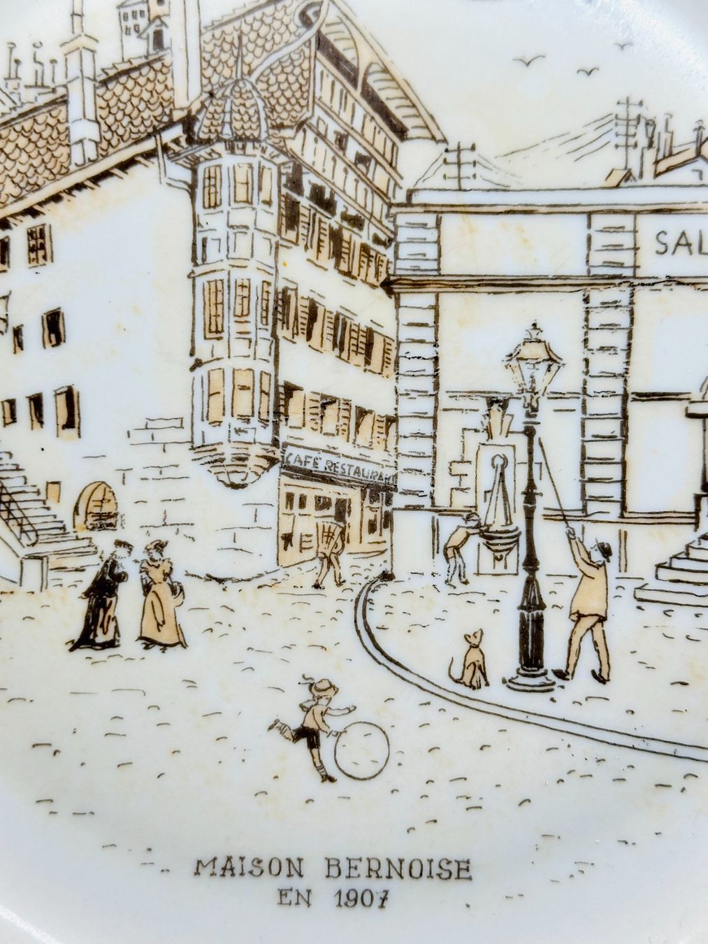 Piatti: Assiettes LANGENTHAL "Maison Bernoise" et "Place Centrale" – Usato da Morges venduto da mod_q7tt 4