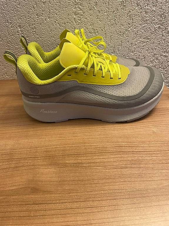 Scarpe da uomo: Sportschuhe Gr. 43 – Usato da Lengnau AG venduto da Golf_2 2