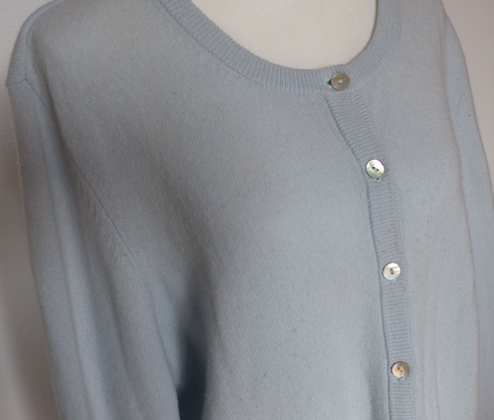 Pullover & Sweatshirts: Cashmere Jacke Gr. 44/46 eisblau – Gebraucht aus Feldis/Veulden von hoppelhaas 2