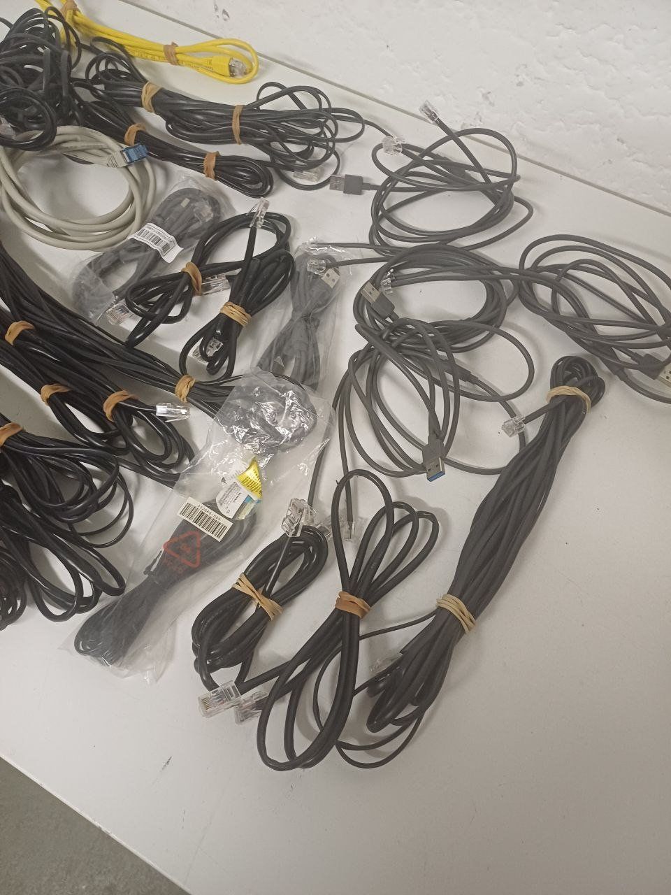 Cavi: Netzwerkkabel, 30 Stück. – Usato da Bern venduto da Yunkom 6
