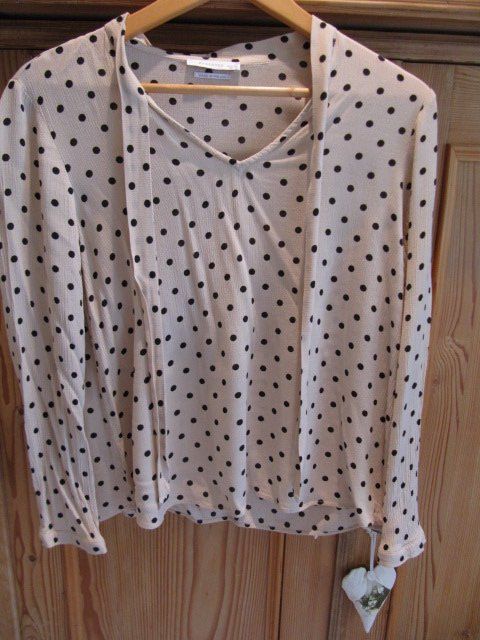 Blusen: Schlupfbluse mit Bindeband, Gr. 36, Farbe nude – Gebraucht aus Wenslingen von kasjupeia