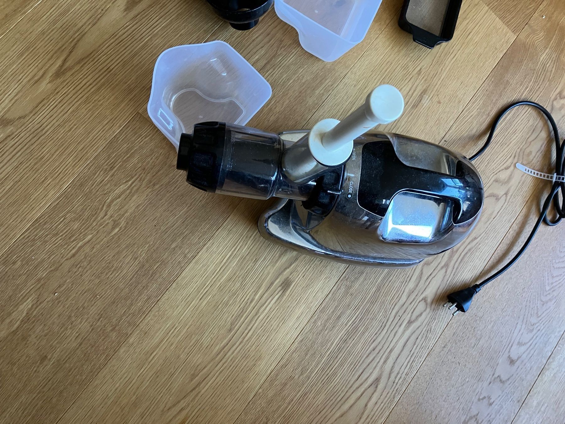 Elettrodomestici da cucina: Omega Juicers 8226 mit Schweizer Adapter – Usato da Zürich venduto da chrislalive 3