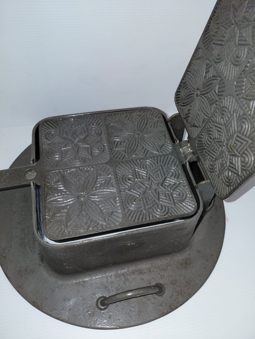 Appareils de cuisine: Fer à bricelets – Neuf (Voir description) à Noiraigue par pel_ny7d 1