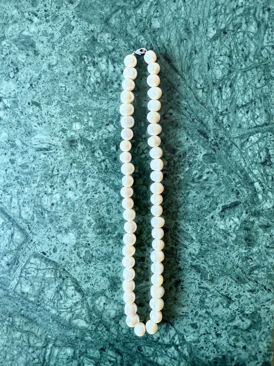 Catenine: NEU Elegantes Perlencollier, echte barocke Süsswasserperlen – Nuovo (secondo la descrizione) da Kilchberg ZH venduto da LittleMissSunshine