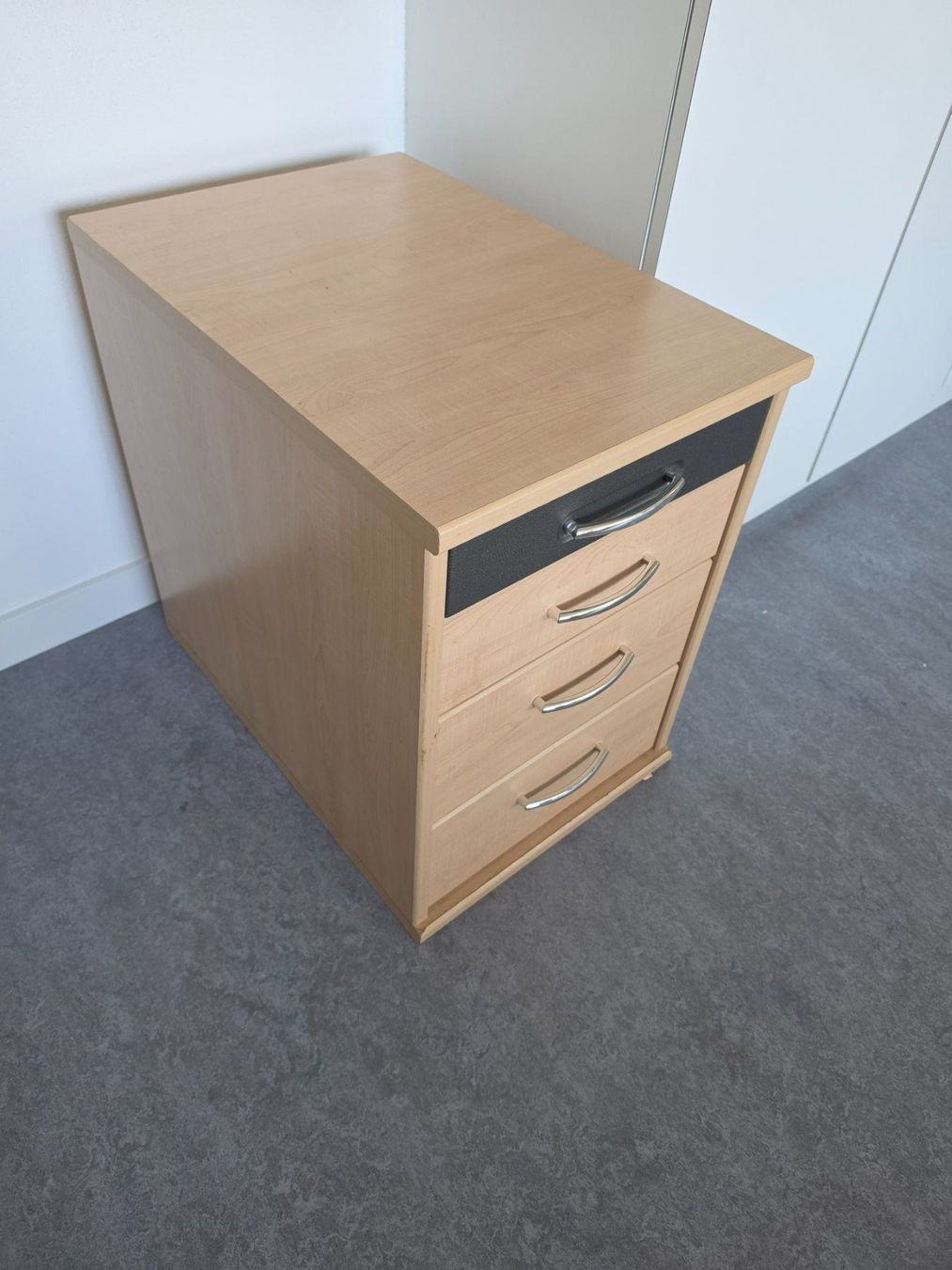 Commodes: Schubladencontainer 4 Schubladen, Korpus – D'occasion à Steffisburg par rop_5zpp 1