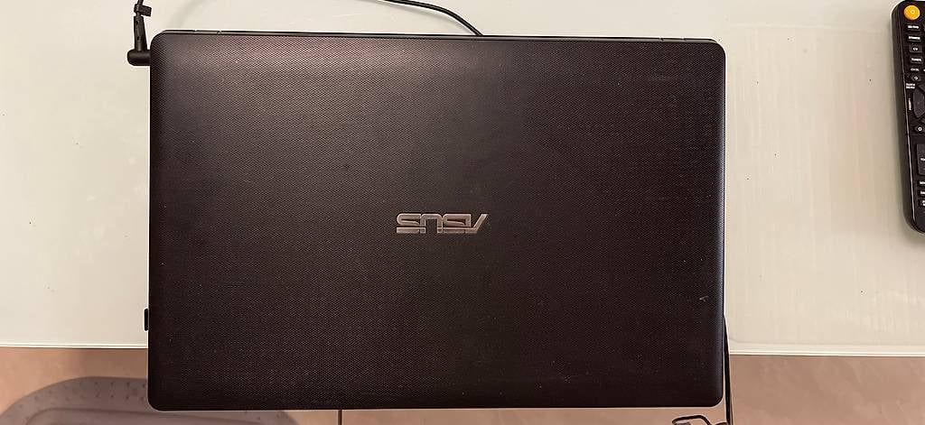 Asus Notebook: Laptop Asus 15 Zoll – Usato da Zürich venduto da LihuaC