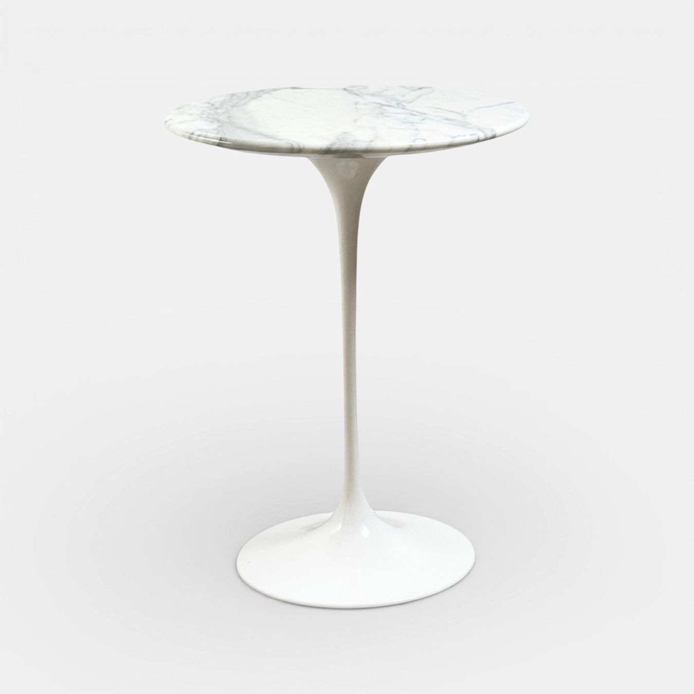 Knoll Tavoli: Knoll Tulip Side Table Marmor // Eero Saarinen – Usato da Schinznach-Dorf venduto da mix