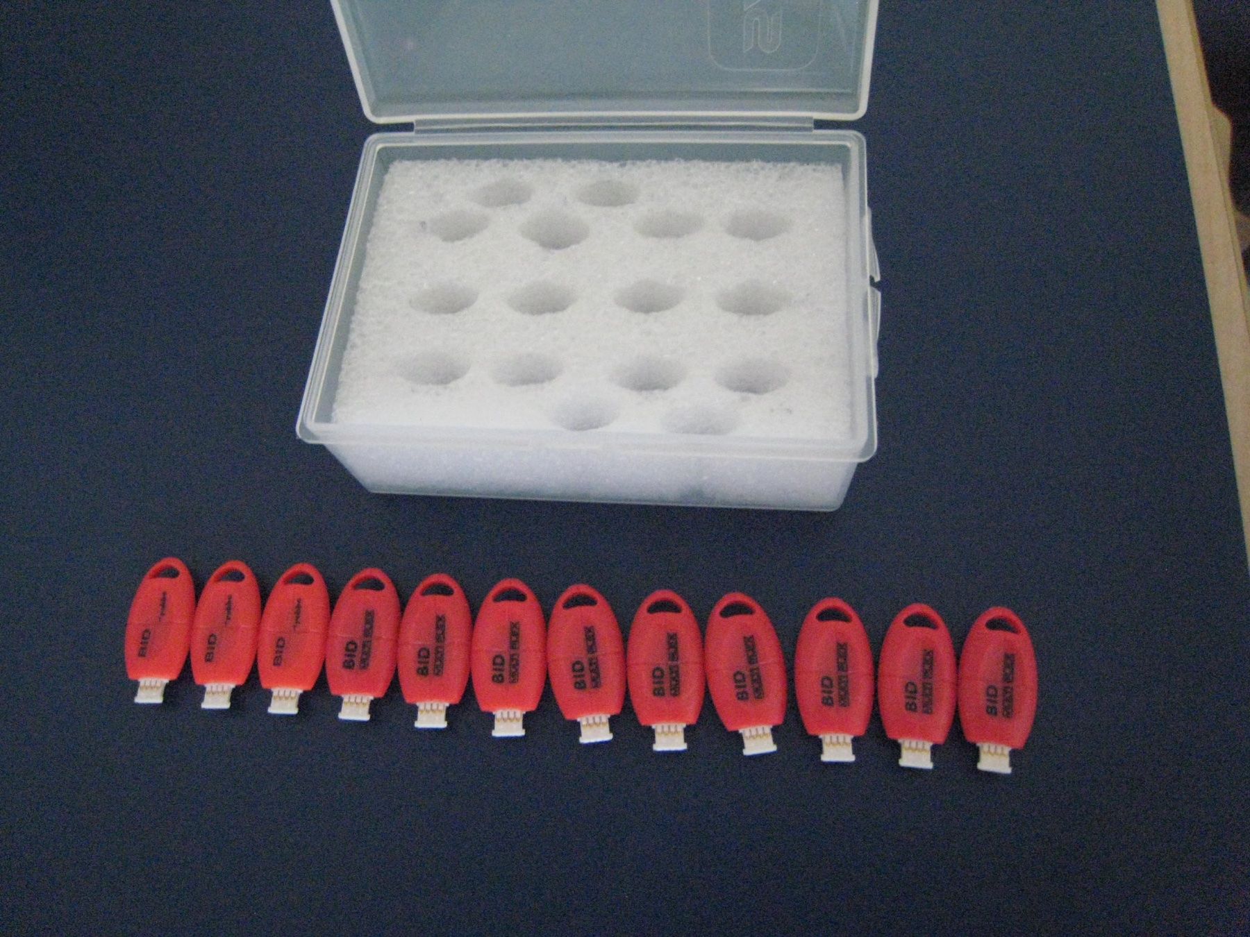 Accus, Chargeurs & Blocs d'alimentation: BID-Key-Chips – D'occasion à Holziken par Orion54