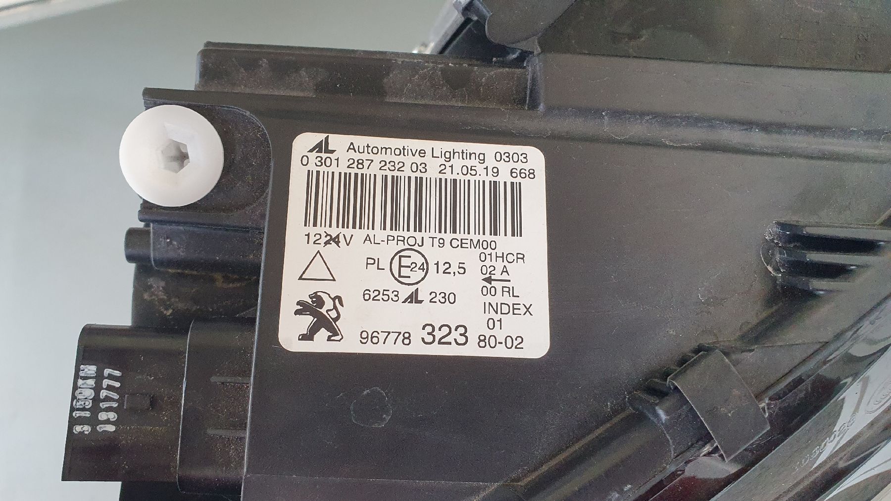 Peugeot Fari: Peugeot 308 Scheinwerfer rechts, full LED – Usato da Kerzers venduto da Hemingway_Motors 2