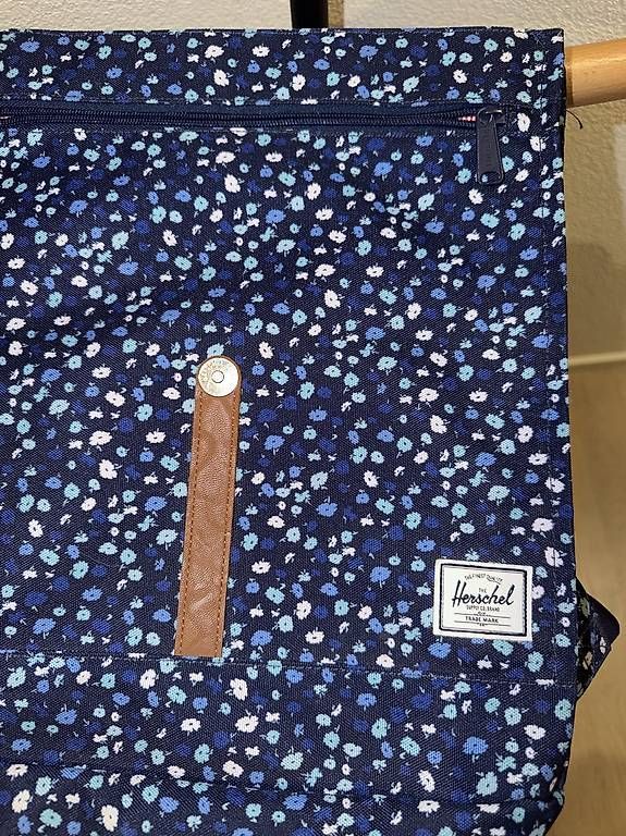 Zaini: Herschel Rucksack  Blau mit Blumenmuster – Usato da Hinwil venduto da zu_zuli 1
