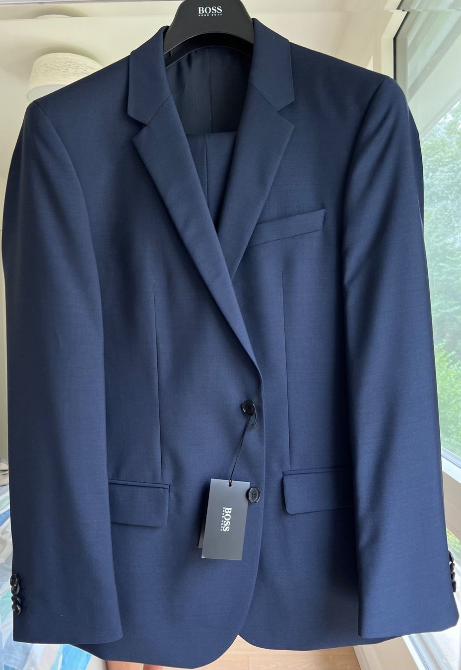 Hugo Boss Completi: Hugo Boss suit – Nuovo e nell'imballaggio originale da Corsier GE venduto da Karol_save_planet
