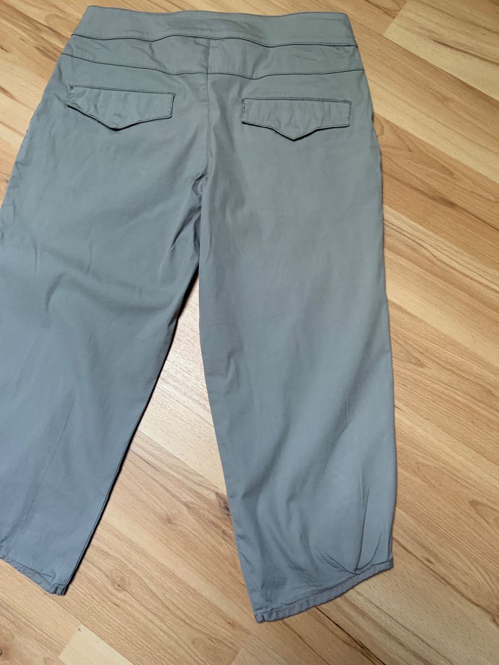 TBS Pantalons: Pantacourt – D'occasion à Ecublens VD par timily 2