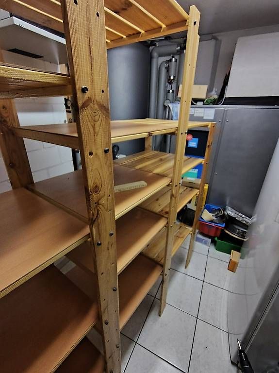 Scaffali: Ikea Regal zu verschenken – Usato da Schwändi GL venduto da Arco021 2