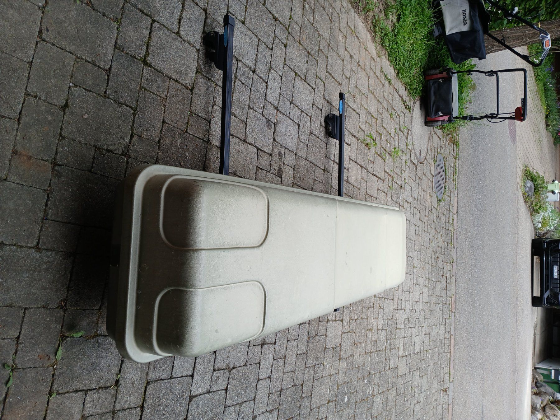 Box da tetto: Dachbox ca. 230 L, Quergestänge ca. 130cm – Usato da Hinwil venduto da Unglaubliche-Treffer
