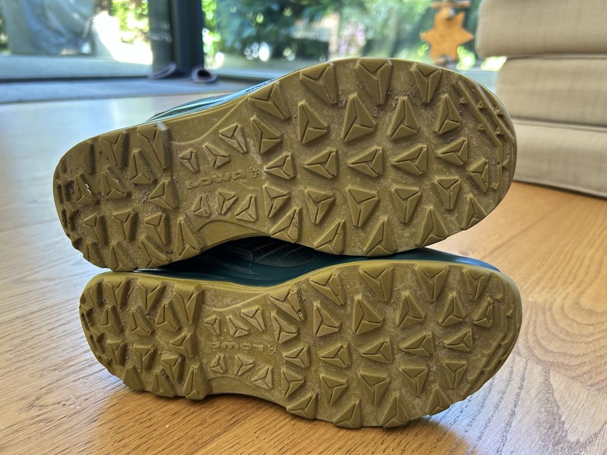 Lowa Schuhe für Jungen: Wanderschuhe Lowa Gr. 35 – Gebraucht aus Rothrist von szc_9dg5 5