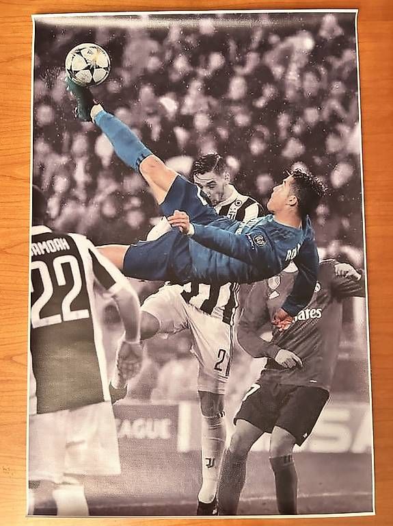 Foto & Immagini: Ronaldo Poster – Usato da Zollikerberg venduto da sel_99lq