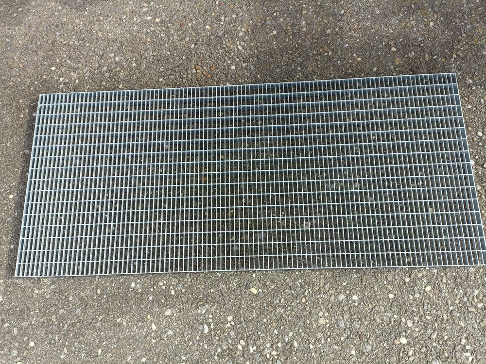 Gitterrost (Neu (gemäss Beschreibung)) in Aefligen für CHF 30 – nur ...