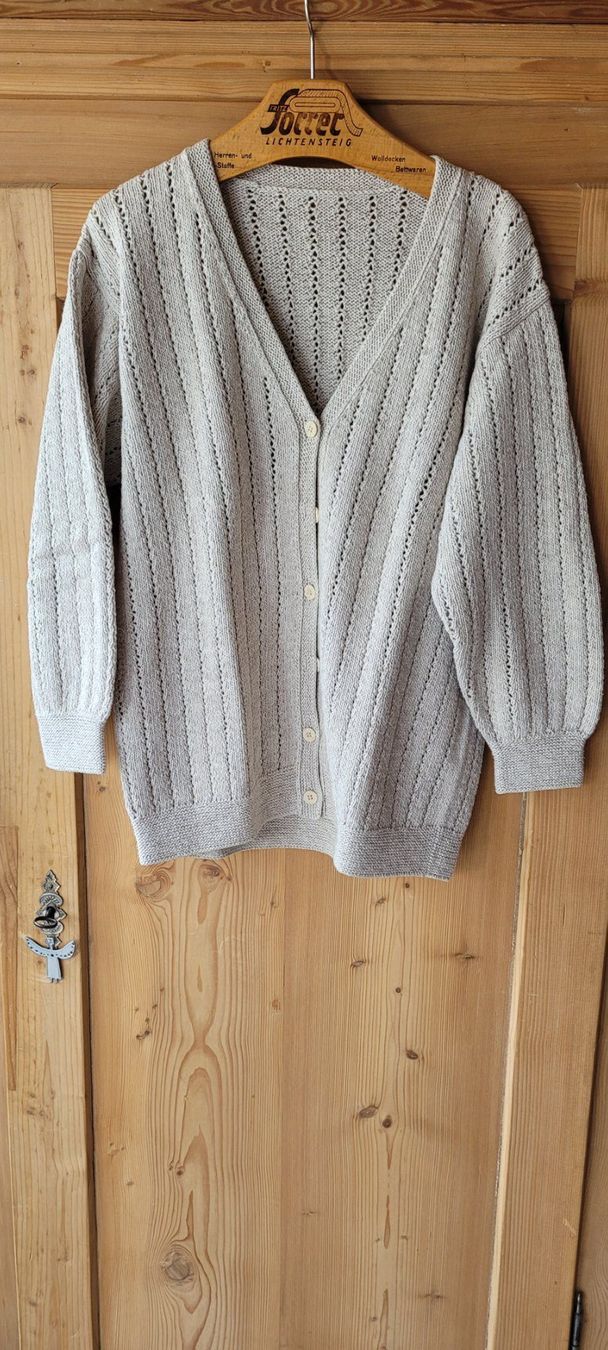 Jacken: Strickjacke beige :: Gr. 38/40 :: Handarbeit – Gebraucht aus Eggersriet von Fredb
