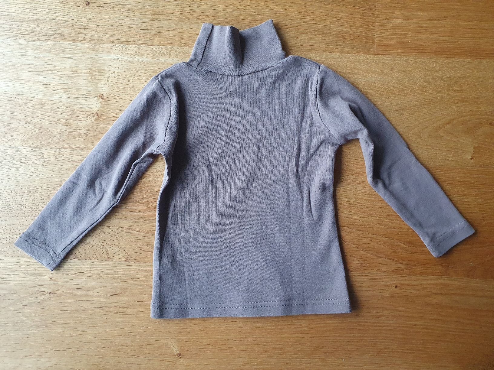 Pullover & Sweatshirts: Rollkragen Shirt Gr. 98 – Gebraucht aus Villars-sur-Glâne von richardette 2