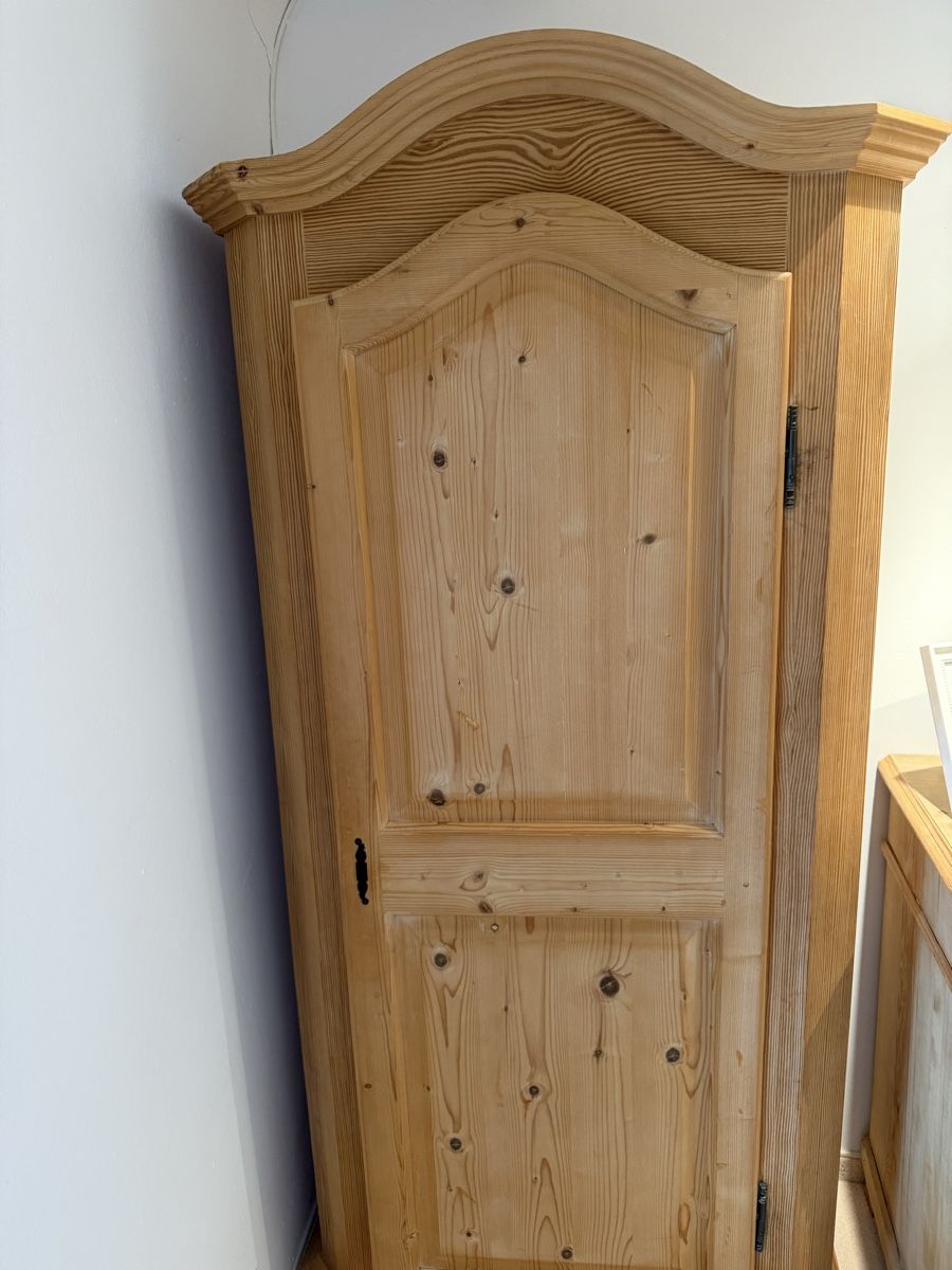 Armadi: Armoire d’époque  – Usato da Triesen venduto da Fredericgarde 2