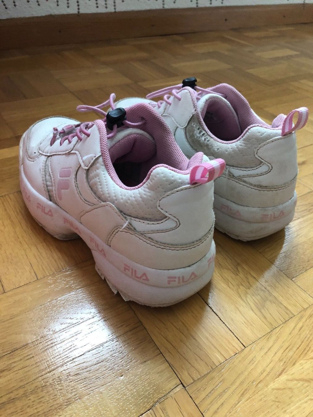 Fila Scarpe per ragazze: Fila Schuhe Größe: 34 – Usato da Volketswil venduto da Latinozh5 1