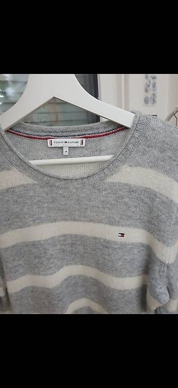 Maglioni & Felpe: Pulli von Tommy Hilfiger Grösse M – Usato da Kiesen venduto da Laura._