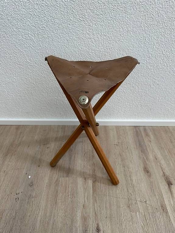 Sgabelli: Holz Klapphocker mit Leder Sitzfläche Mabef – Usato da Obernau venduto da Arche_Noah_Brocki
