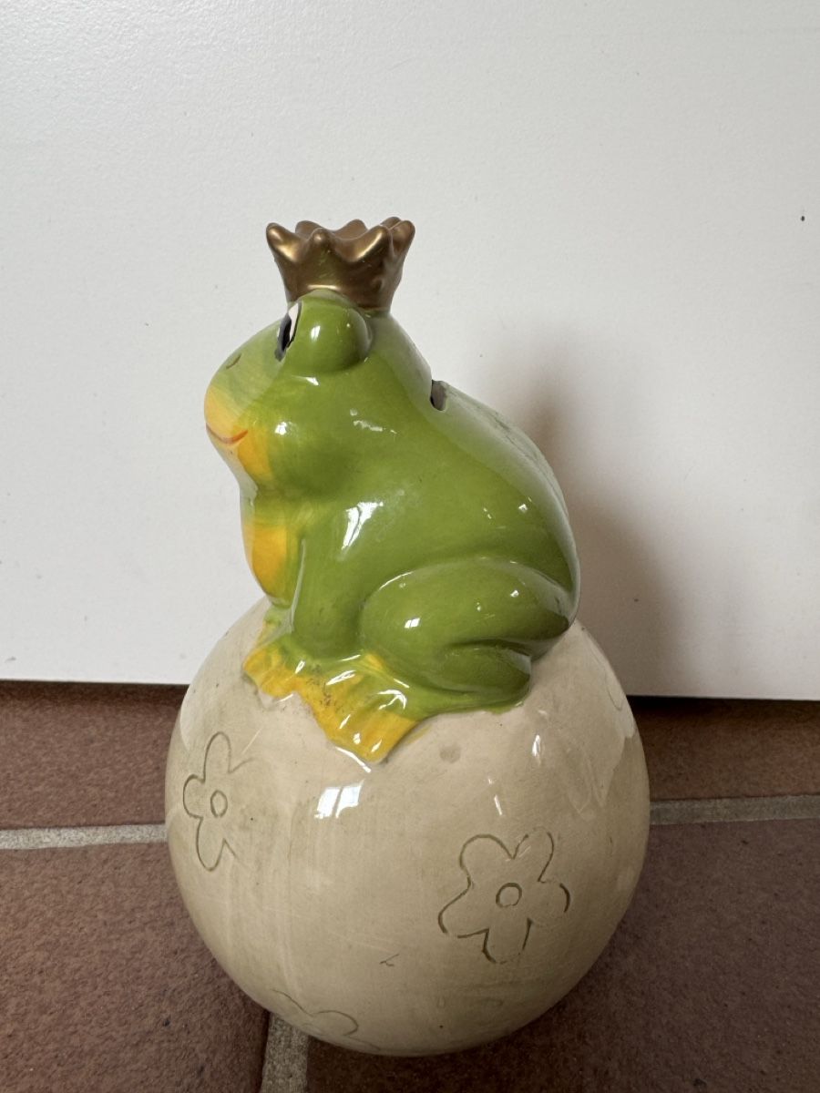 Spardosen: Kässeli Froschkönig – Gebraucht aus Hombrechtikon von Froeschli9 1
