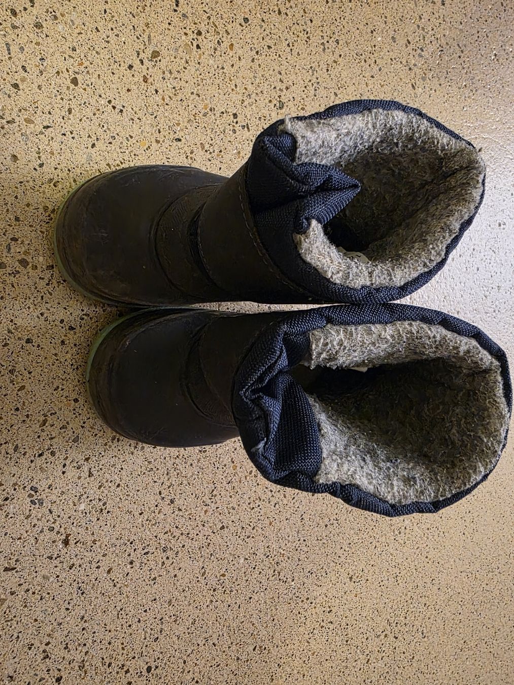 Schuhe für Jungen: Winterstiefel Grösse 21 – Gebraucht aus Zürich von Allek 2