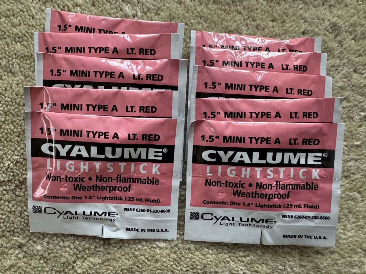 Lampade: 10x Cyalume lightstick mini lt. red – Nuovo (secondo la descrizione) da Massagno venduto da ilm_vd96