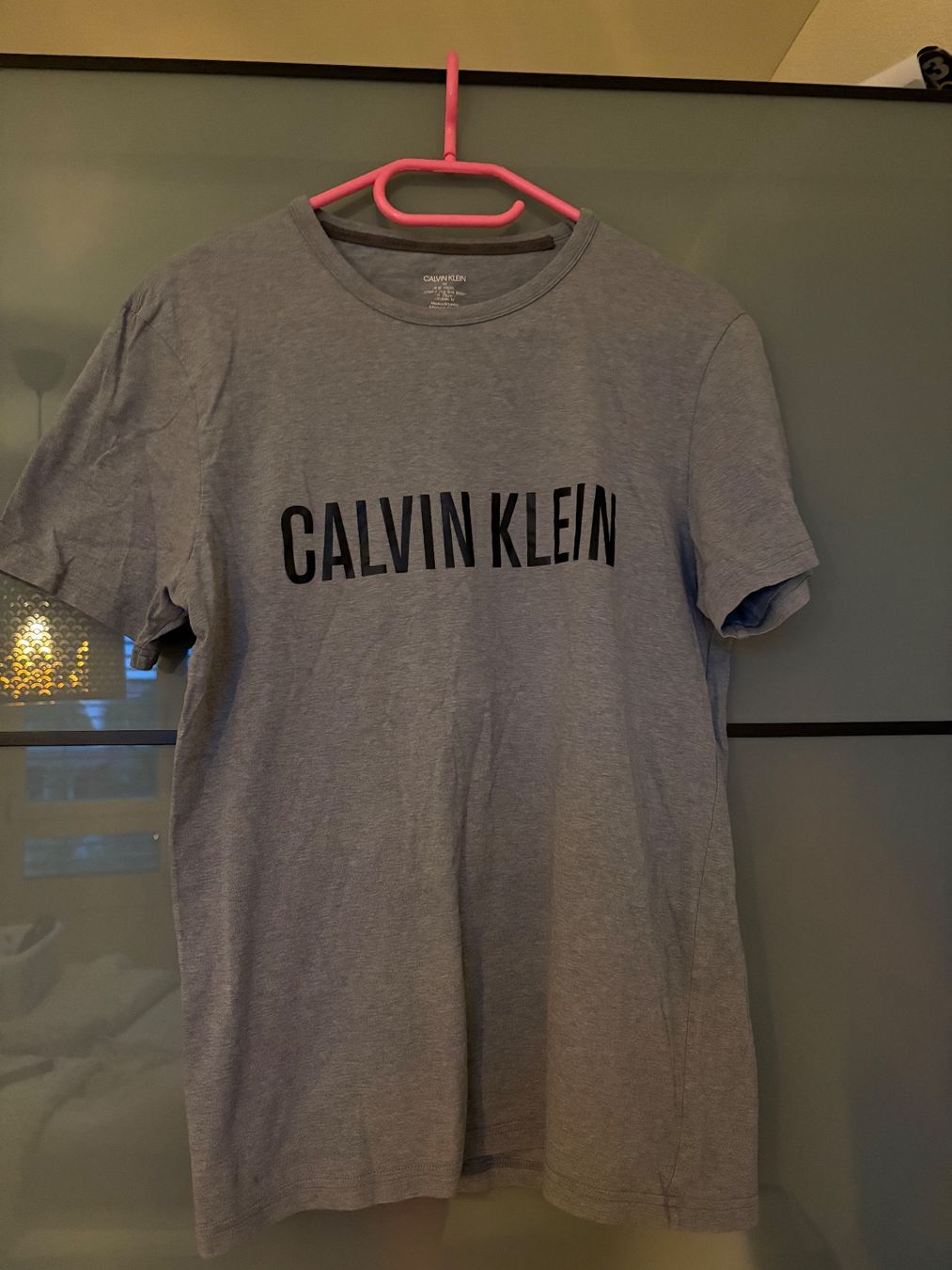 Calvin Klein T-shirt: Calvin Klein T-Shirt - Grösse M – Usato da Rümlang venduto da Jenni.21