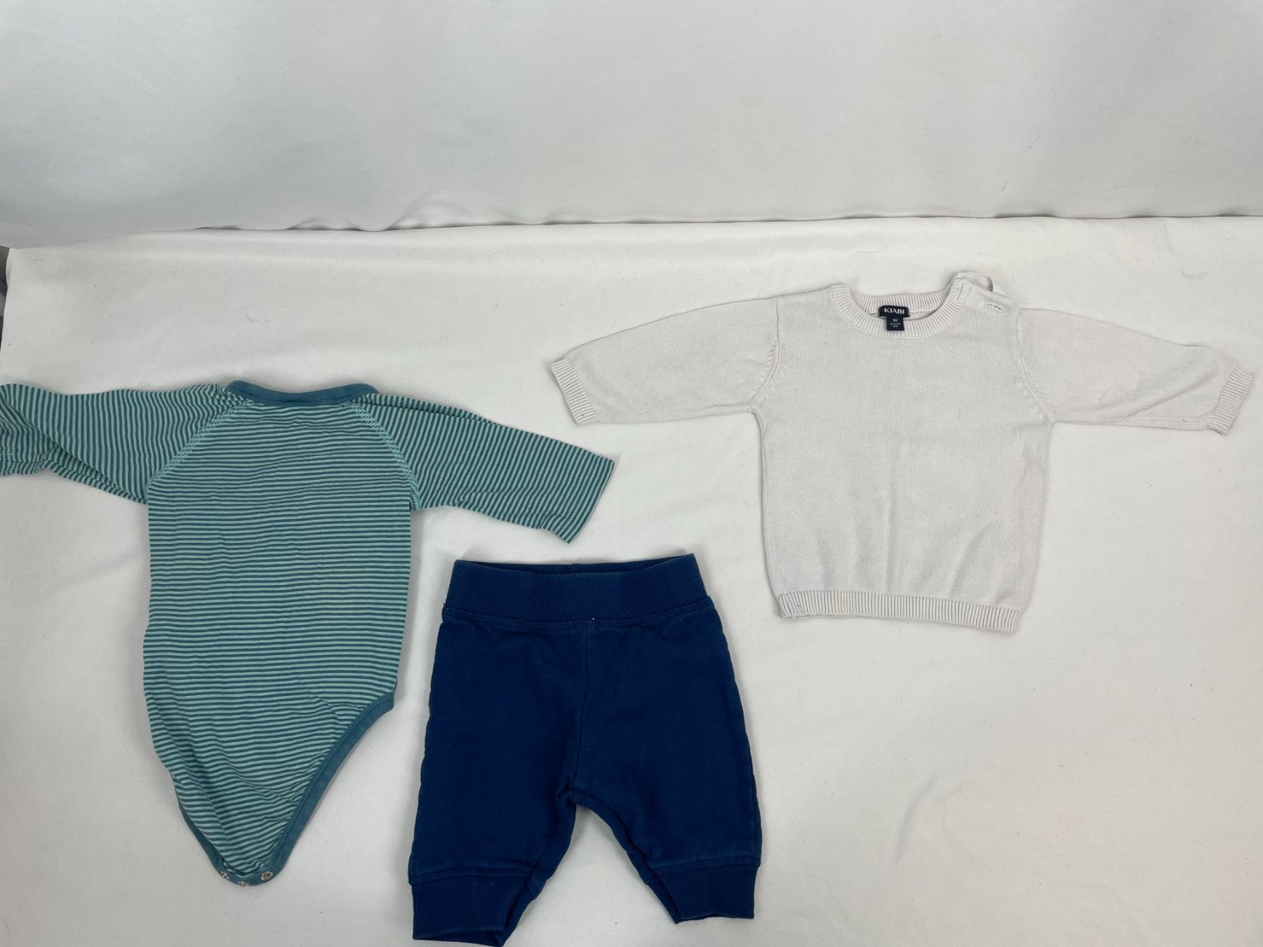 Kleiderpakete & -sets: Ensemble pantalon, pull, body – Gebraucht aus Lausanne von PlusValue_Lausanne 1