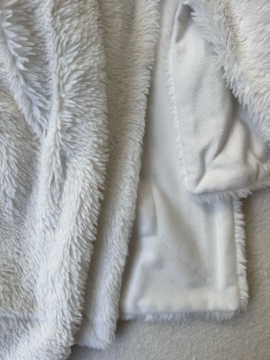 Coperte: Kuscheldecke Kunstfell Weiss – Usato da zürich venduto da Bailey17 5