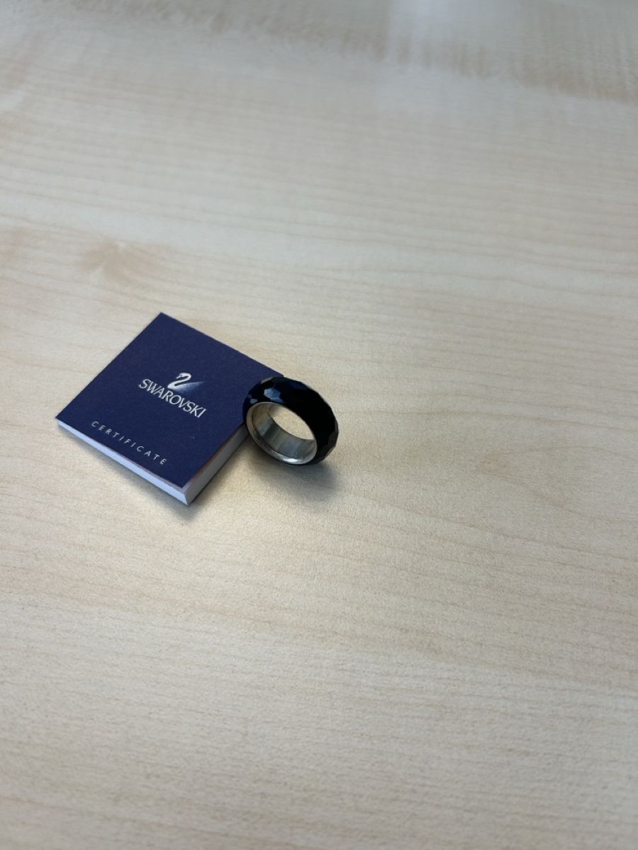Swarovski Ringe: Swarovski Ring schwarz – Neu (gemäss Beschreibung) aus Zuchwil von celixne