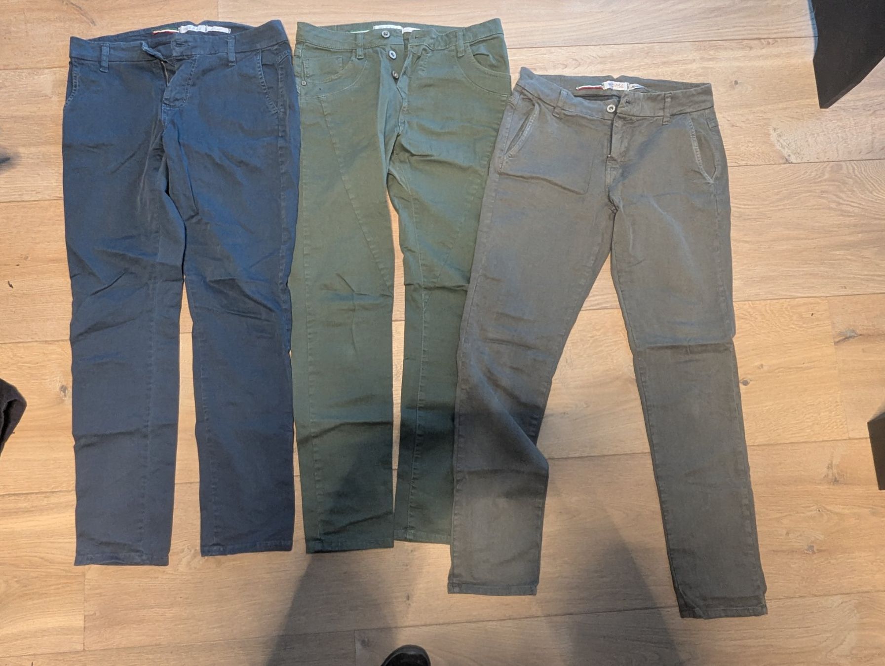 Pantaloni: 3 paar Hosen Please – Usato da Root venduto da Pfroeschli 8