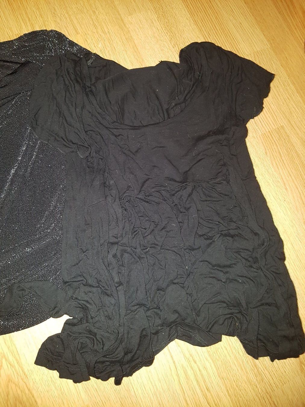 T-shirt: 3 schwarze Oberteile gr 38 R – Usato da Schwarzenburg venduto da Sunny0290 3