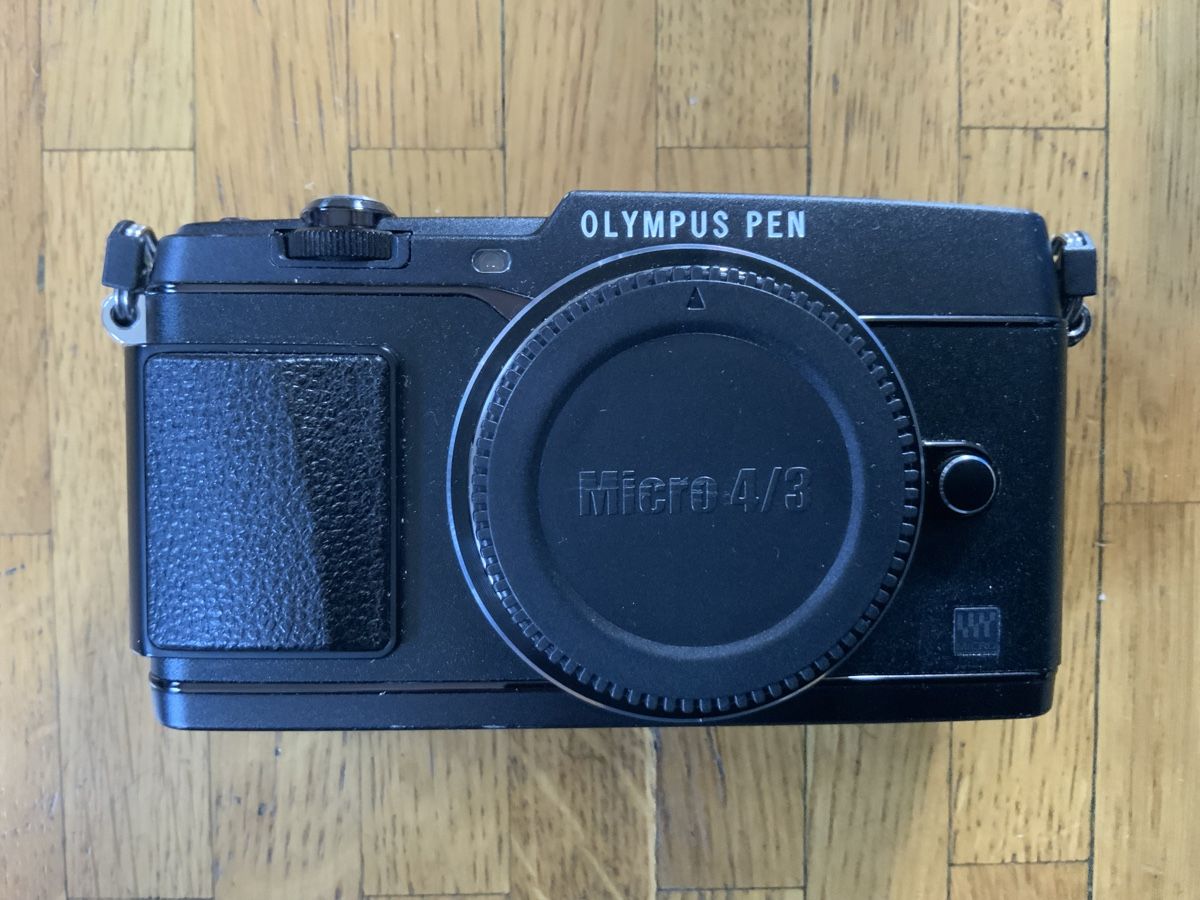 Olympus Fotocamera: OLYMPUS PEN E-P5 BLACK NEAR MINT CAMERA + ACCESSORIES – Nuovo (secondo la descrizione) da Genève venduto da SwissGeneva 1