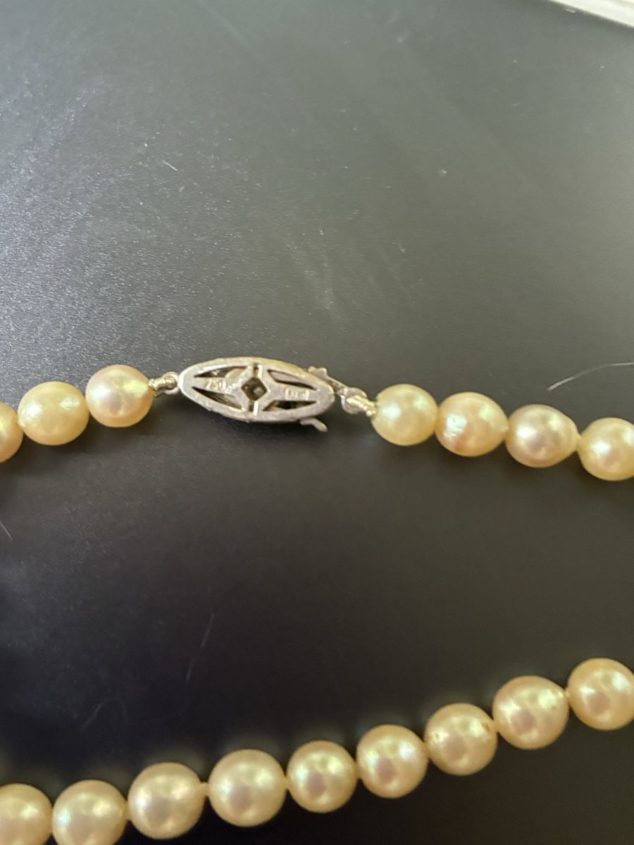 Catenine: Collier de perles – Usato da Granges-Paccot venduto da keopskephrem
