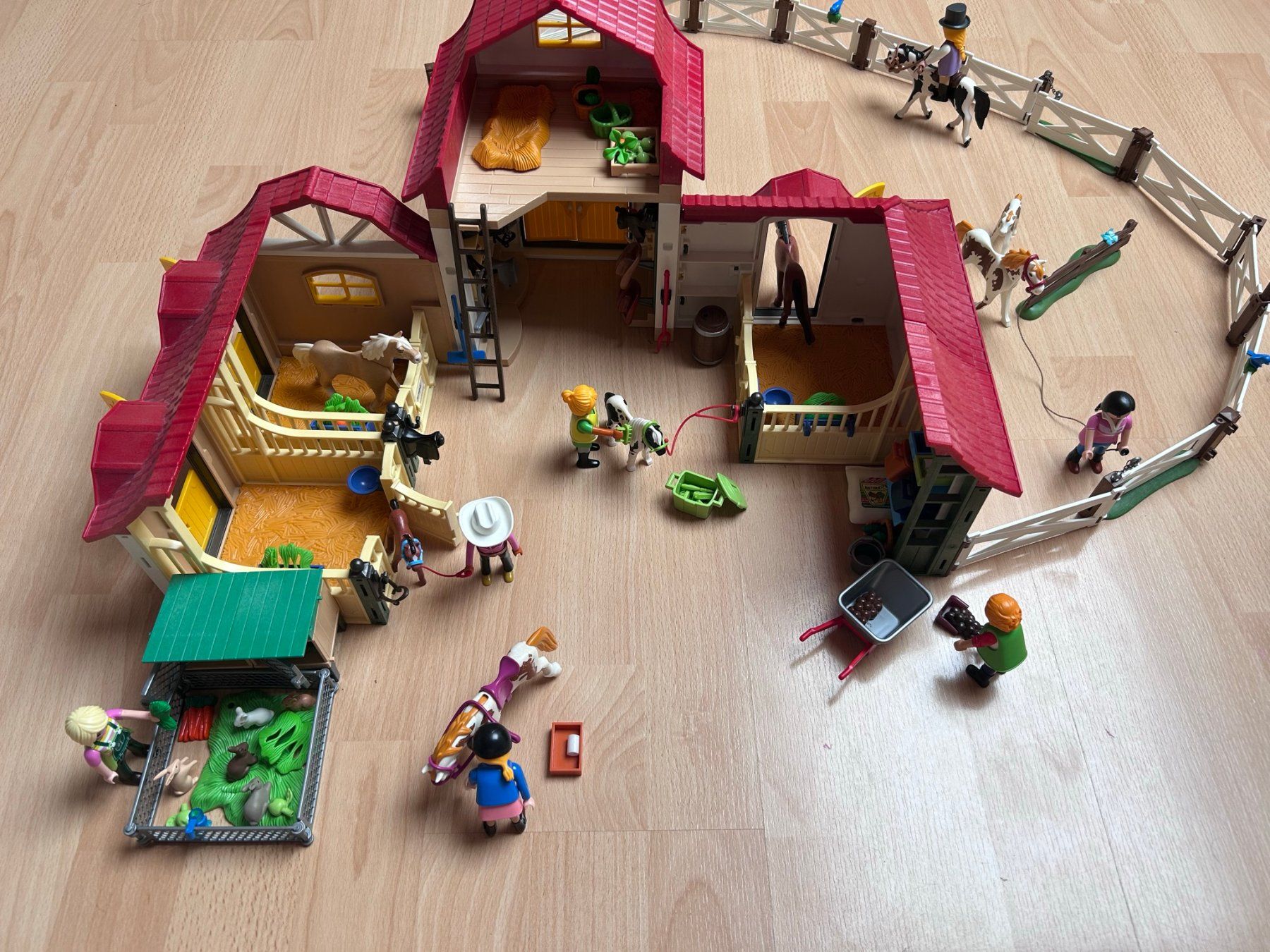Playmobil Spielzeuge: Playmobil Reiterhof – Gebraucht aus Wohlen b. Bern von mak_b57j 3