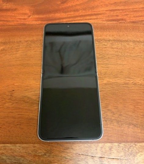 Samsung Handys / Smartphones: Samsung Galaxy Z Flip 6 – Gebraucht aus Zürich von Mariiba 1