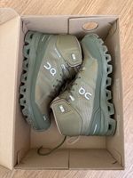 ON Cloudrock Waterproof Wanderstiefel Damen Gr. 40 (8.5) Oli